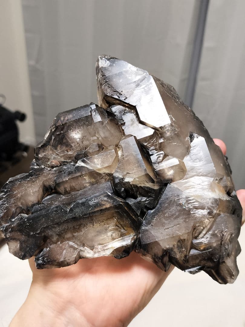 スモーキーエレスチャルクォーツ　金色のきらめき