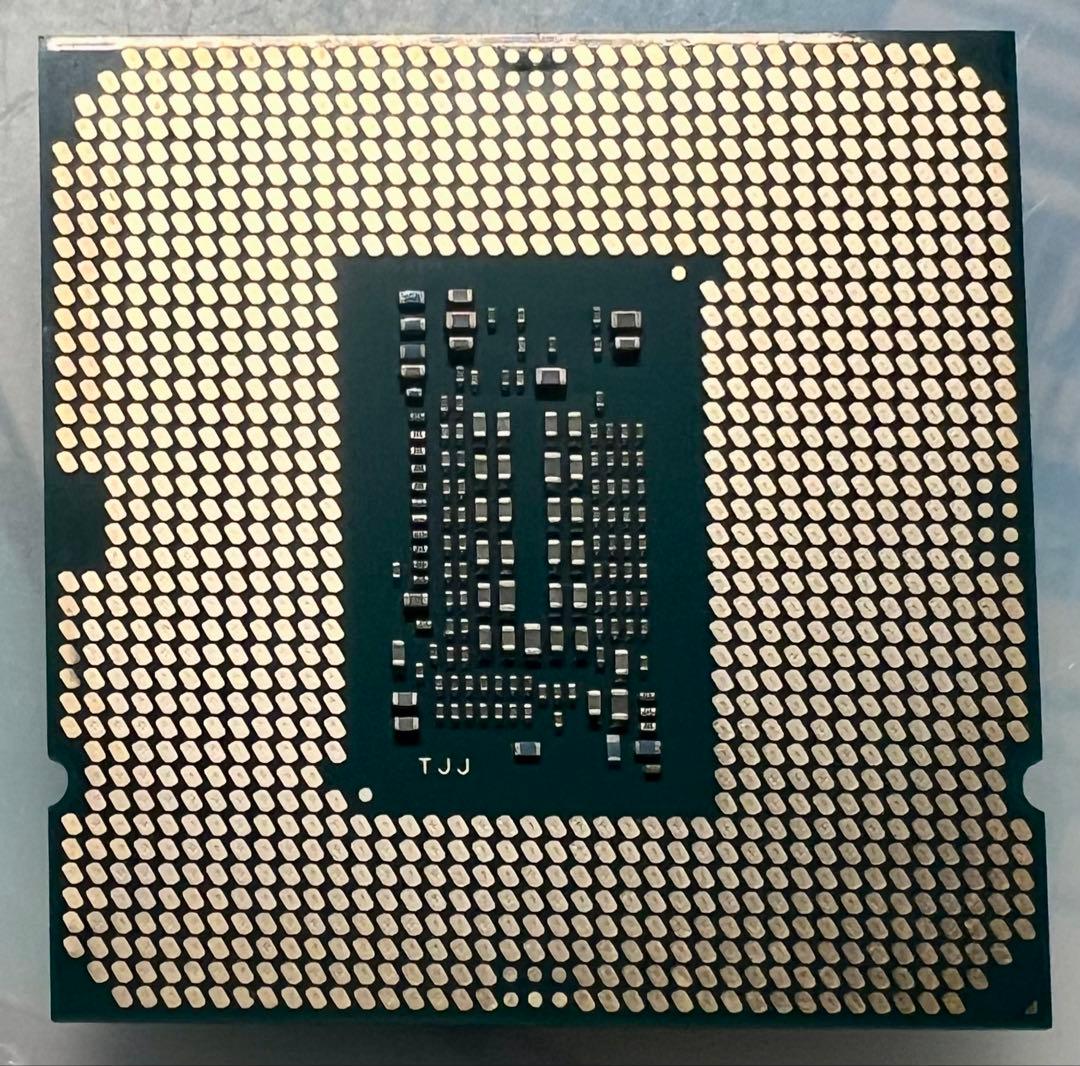 Intel Core i5-10400F CPU win11動作してました。