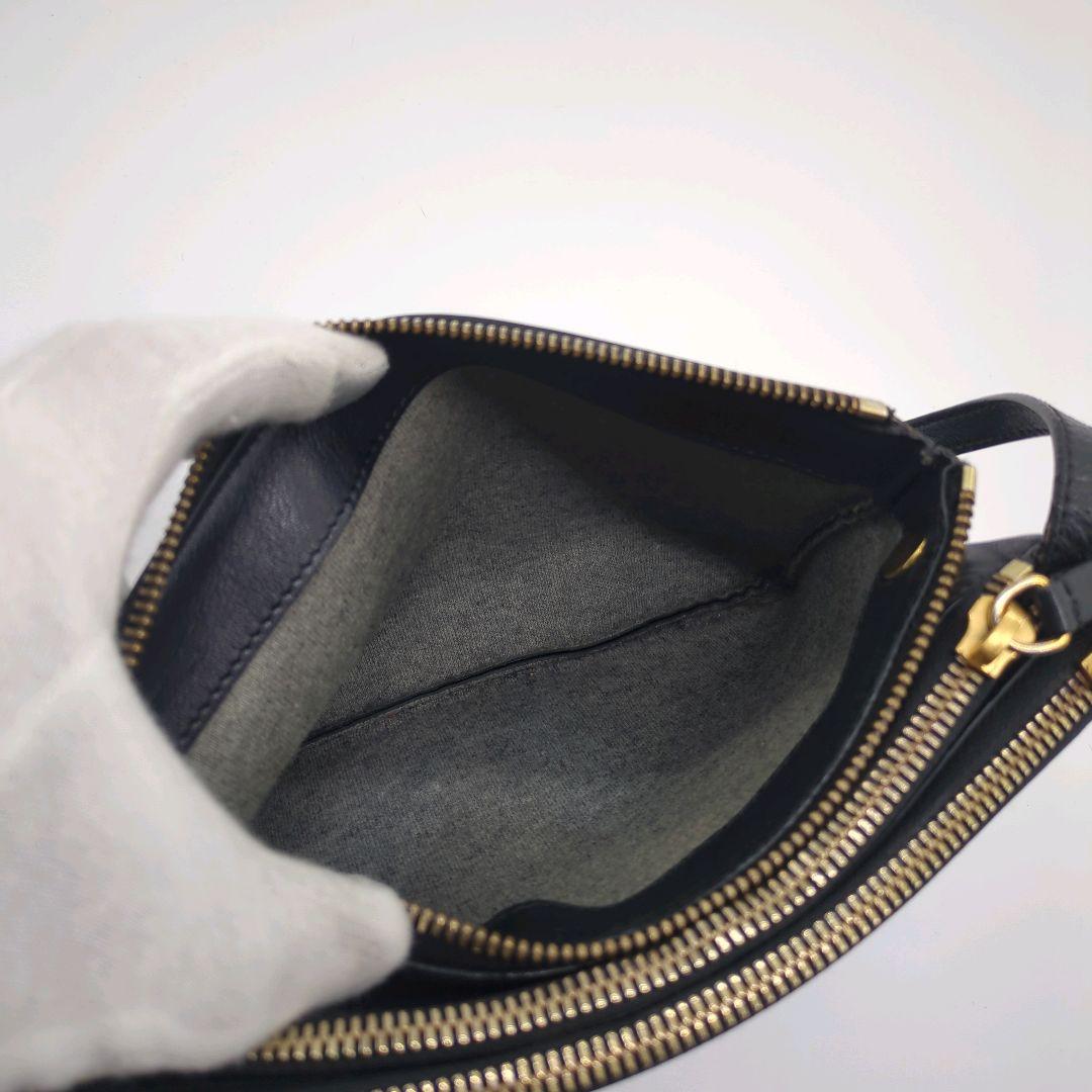 【人気モデル・美品】セリーヌ☆トリオ ショルダーバッグ レザー ゴールド金具 黒