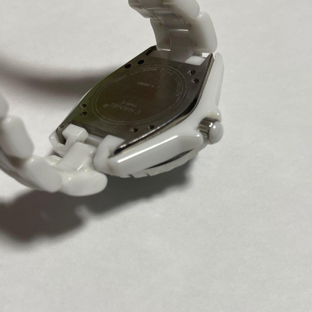 S*a様 CHANEL ホワイト セラミック 時計　J12 33ミリ