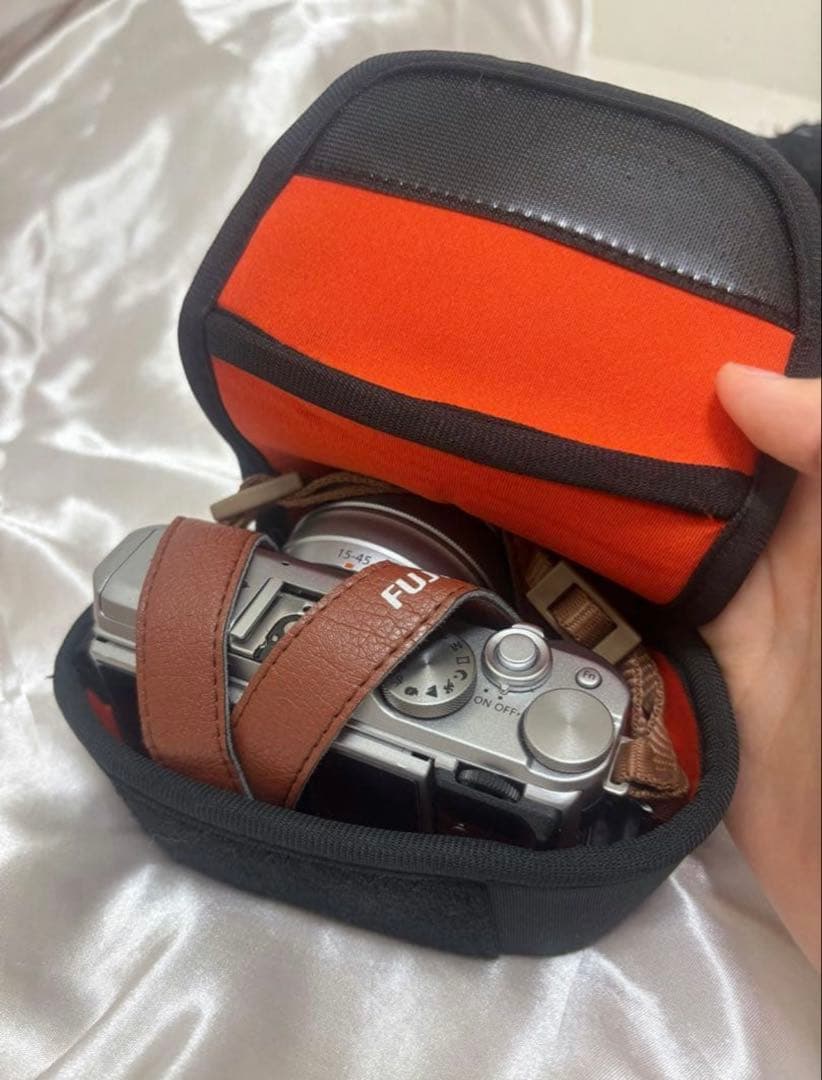 FUJIFILM X-A5 シルバー × XC15-45mmレンズキット