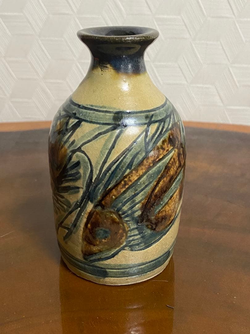 みりん　金城次郎　壺屋焼　海老魚文徳利　コップ　２個セット