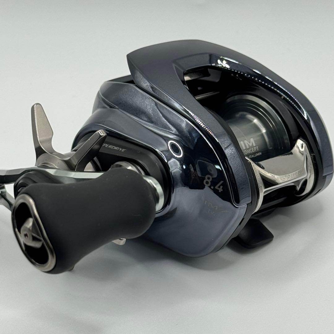 極美品 未使用　ダイワ IMZ TW 200XHL-C 左ハンドル