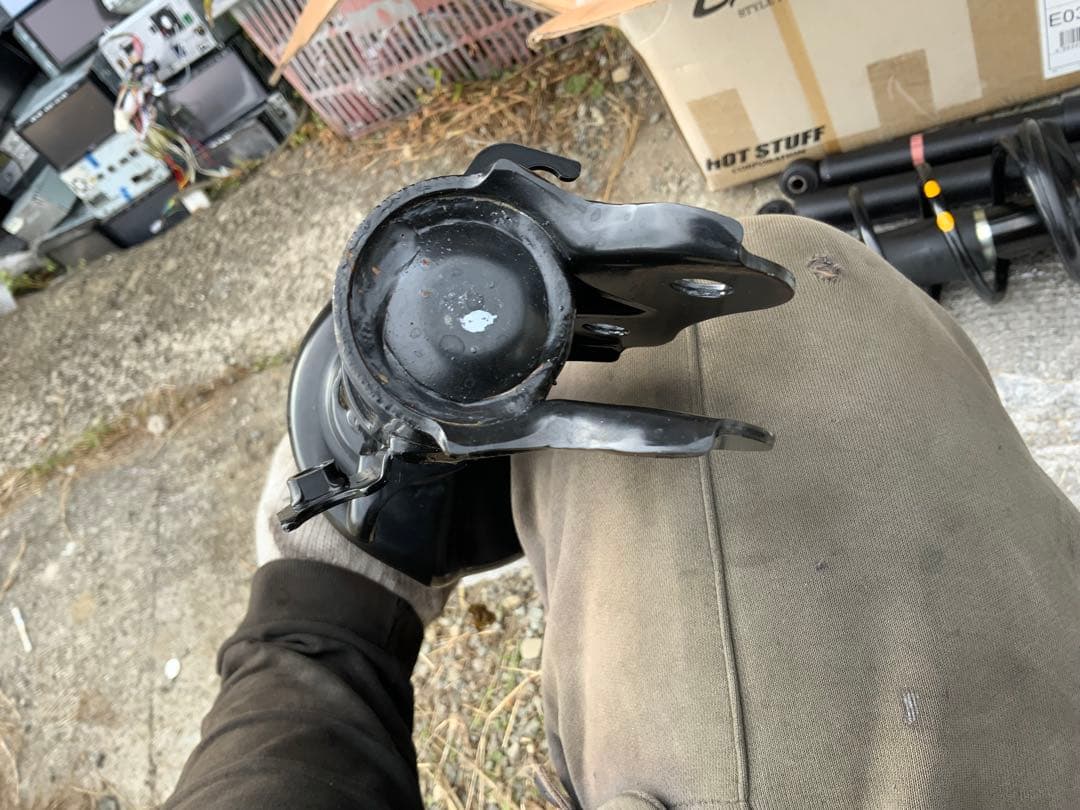 ディーラー新品かも　スズキ 純正 DA17V エブリイバン サス