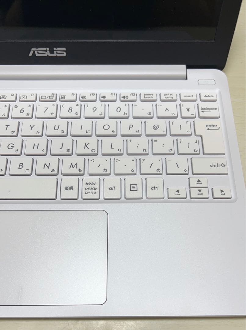 美品 ASUS エイスース ノートPC E203MA-4000W パールホワイト