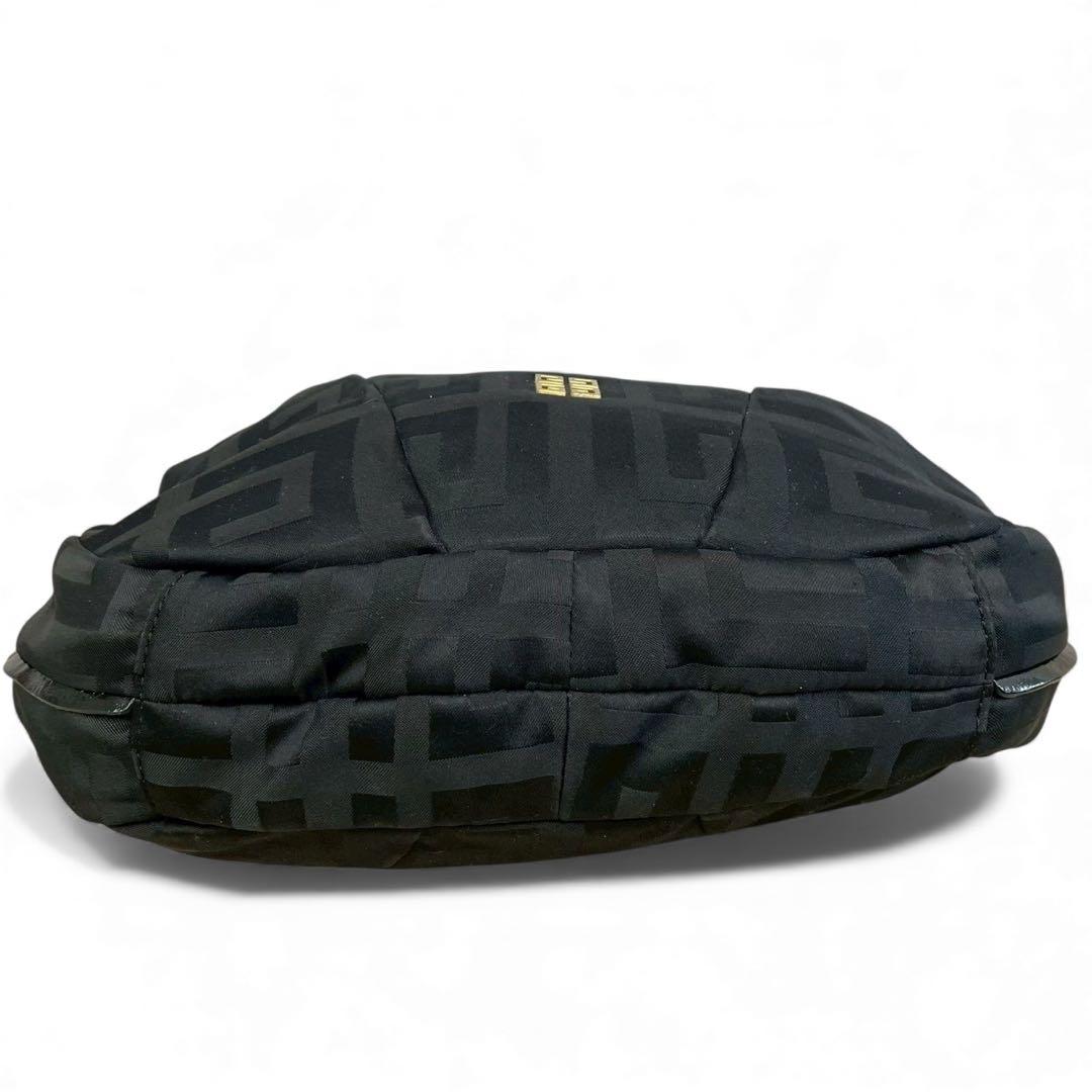 美品　ジバンシィ　ワンショルダーバッグ　ホーボー　4Gロゴ　ナイロン　メタル