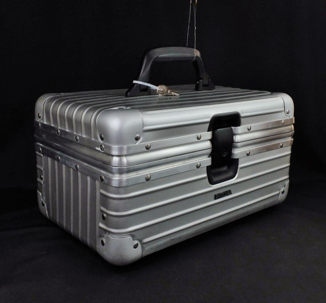 リモワ 廃番956.38『Savannah』アルミ・ビューティケース 鍵付・安全