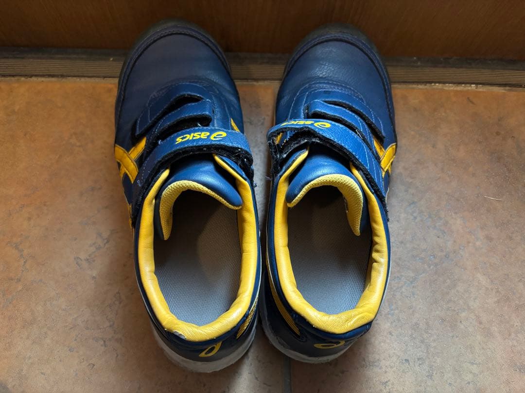 asics 青と黄色の安全靴 ベルクロ式、黒と白の安全靴2点セット、送料無料