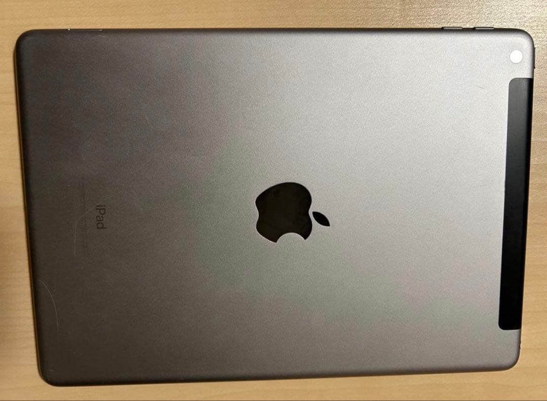 iPad 第6世代 32GB Wi-Fi+Cellularモデル スペースグレイ