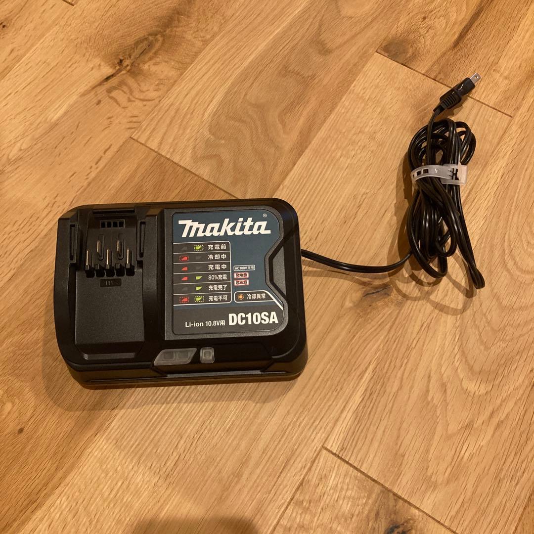 マキタ makita 充電式　コードレス掃除機 紙パック式 CL107FD