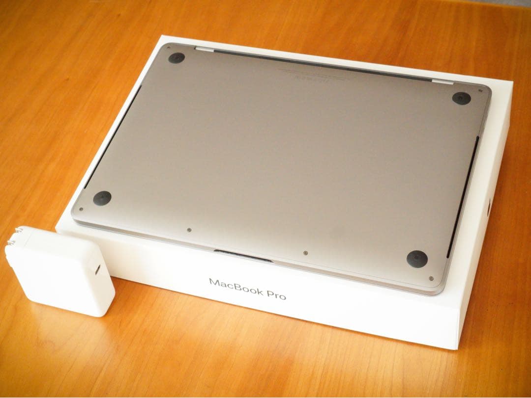 1オーナー 美品 MacBook pro 2017 13inc タッチバー搭載機