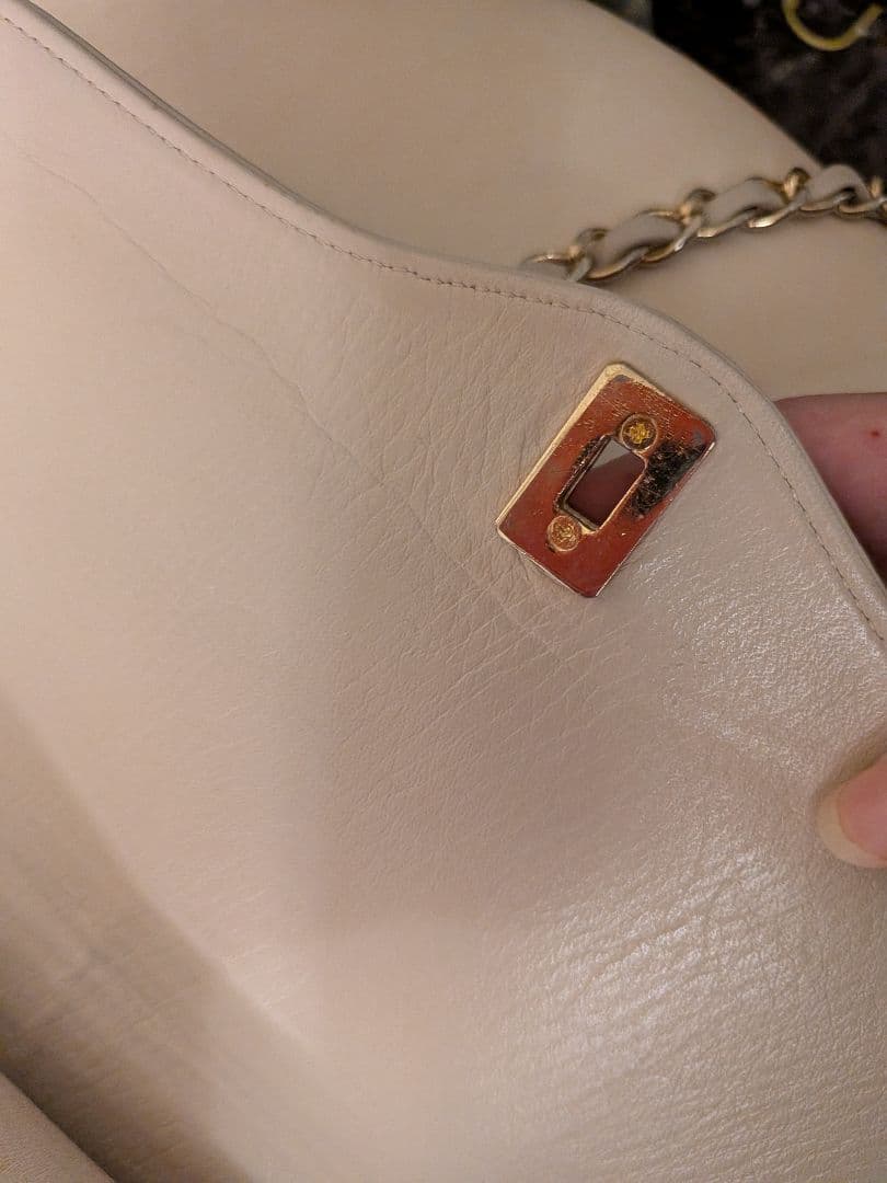 CHANEL ダブルフラップアイボリー バッグ