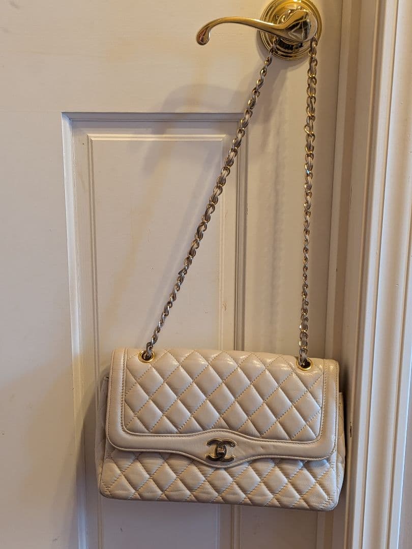 CHANEL ダブルフラップアイボリー バッグ