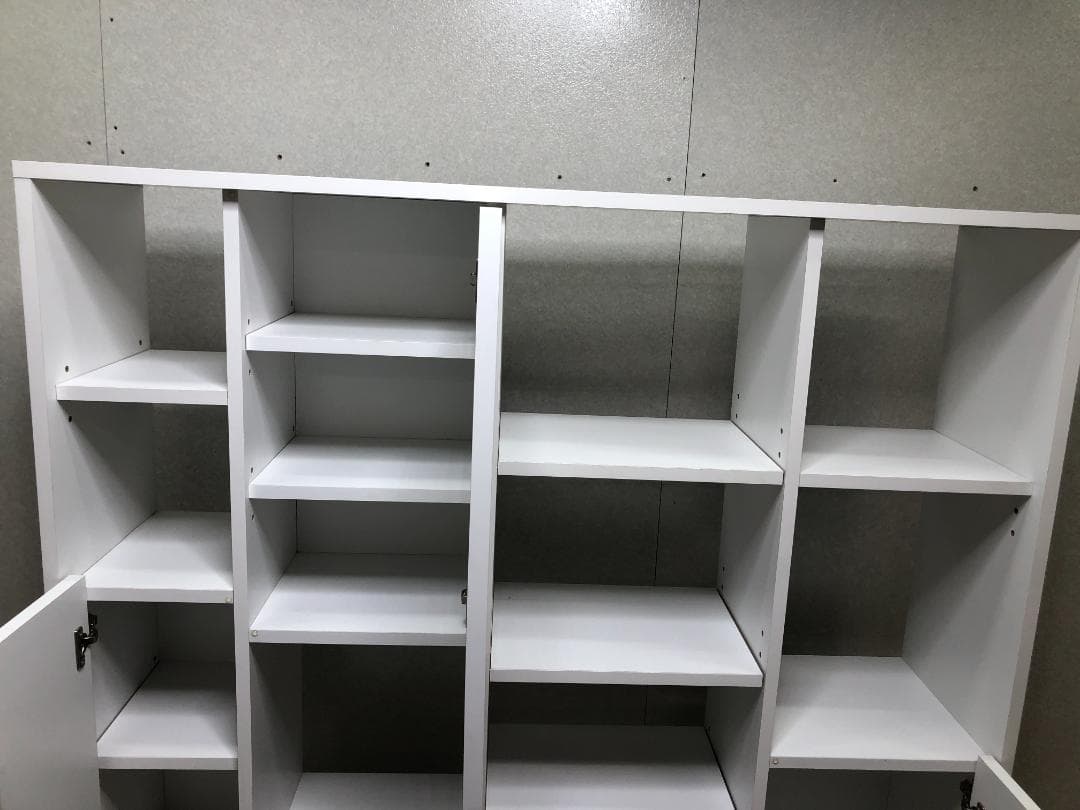 LOWYAの大理石風　本棚 シェルフ ディスプレイ 縦型 250414-11