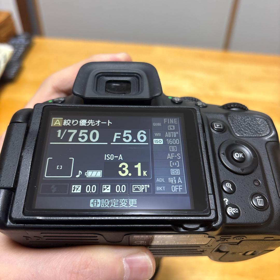 Nikon D5100 ＋AF-S 18-200mm おまけ多数