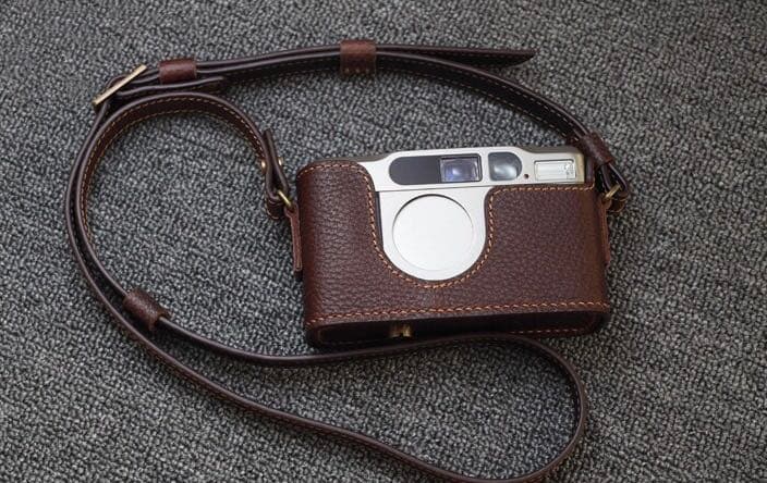 新品 本革 カメラケースとストラップ CONTAX T2用