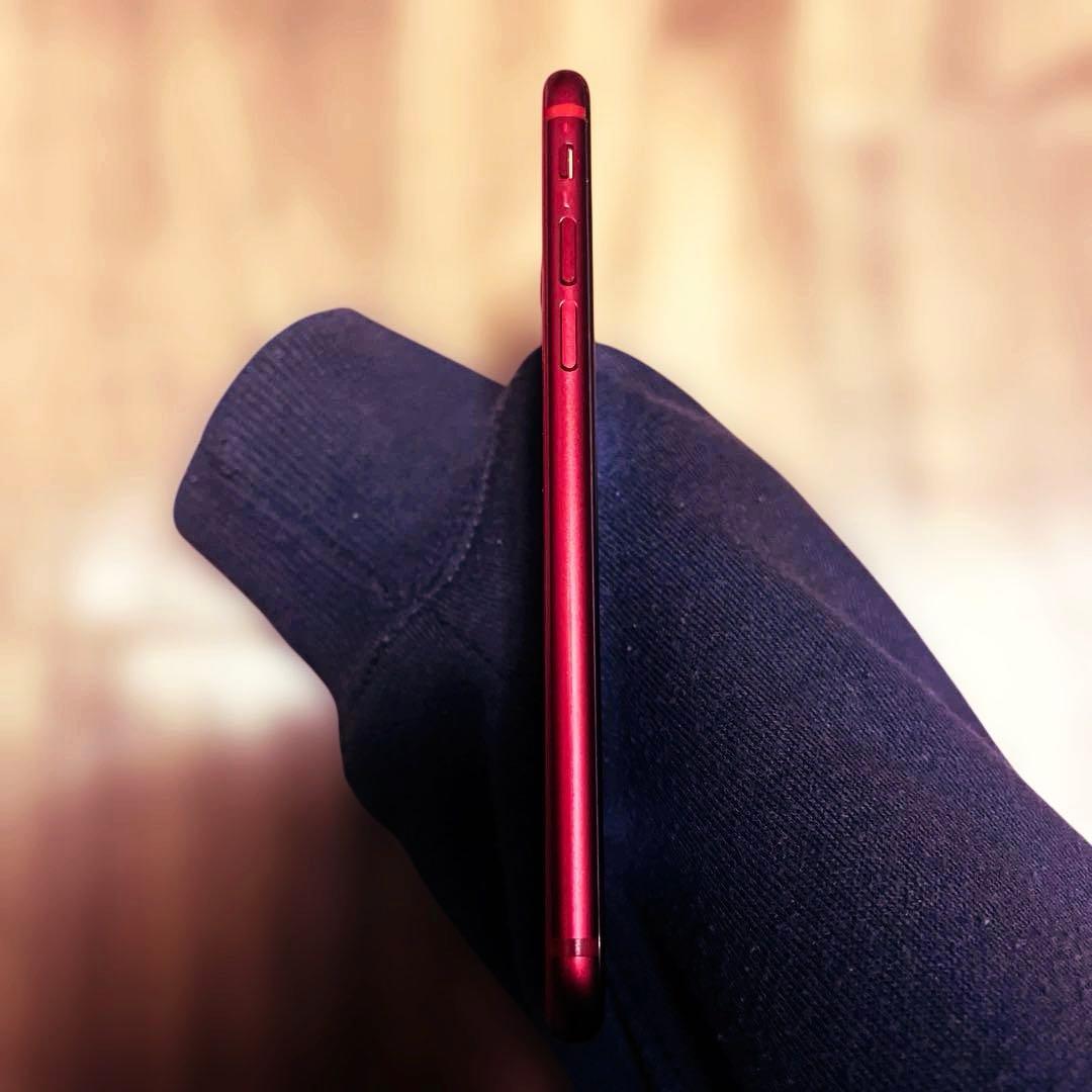 【超美品】iPhoneSE 第二世代 64GB レッド SIMフリー