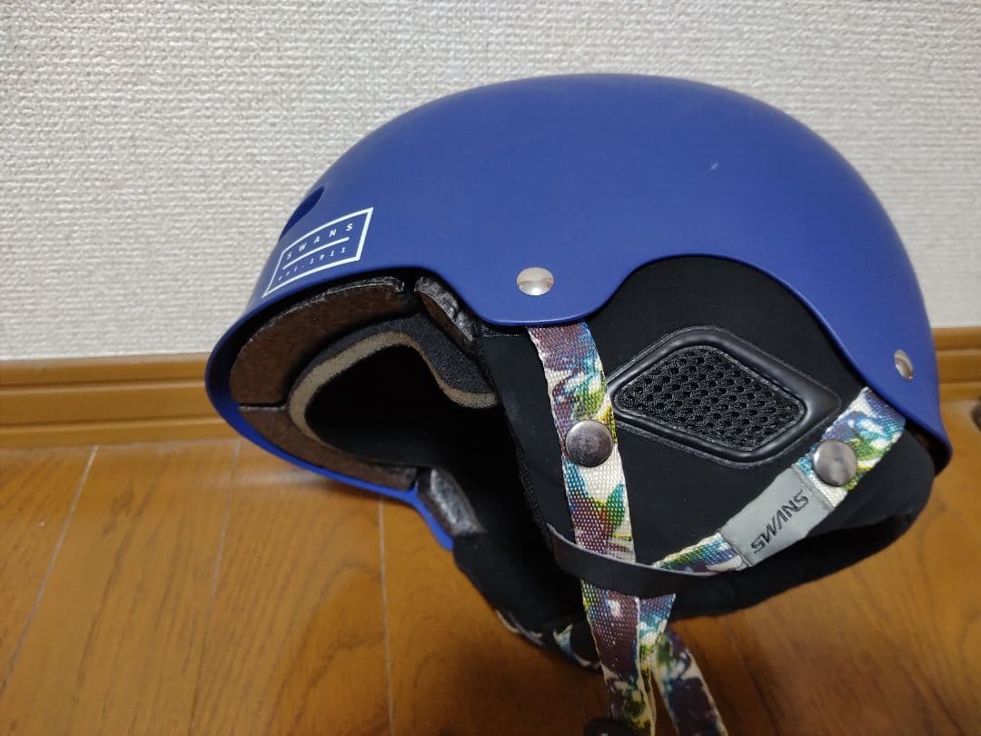 ジュニア用スキー板　ブーツ　ヘルメットセット