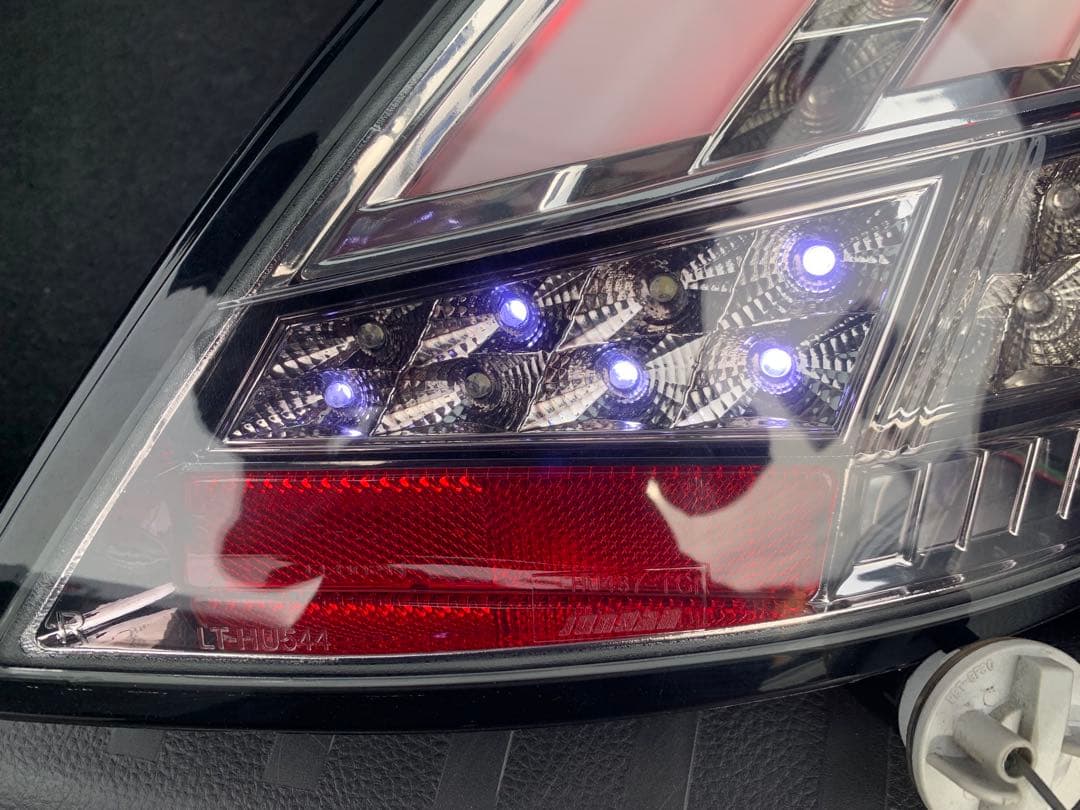 スイカ ZC72S/ZD72S ZC32S スイフトファイバーLEDテール