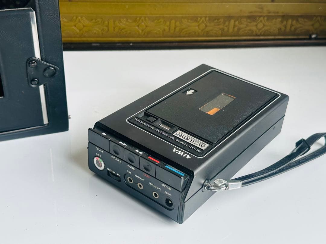 AIWA ポータブルカセットプレーヤーTP 747B