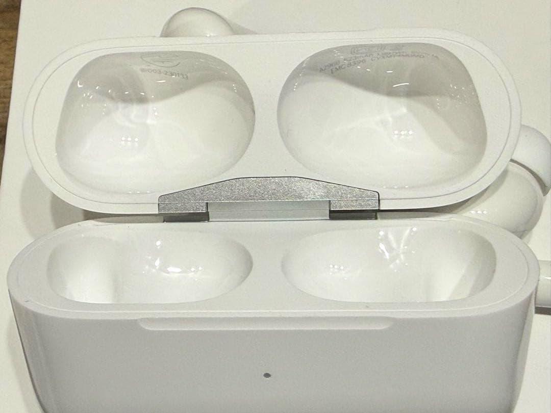 AirPods Pro 2 MagSafe 充電ケース(USB-C) 付き