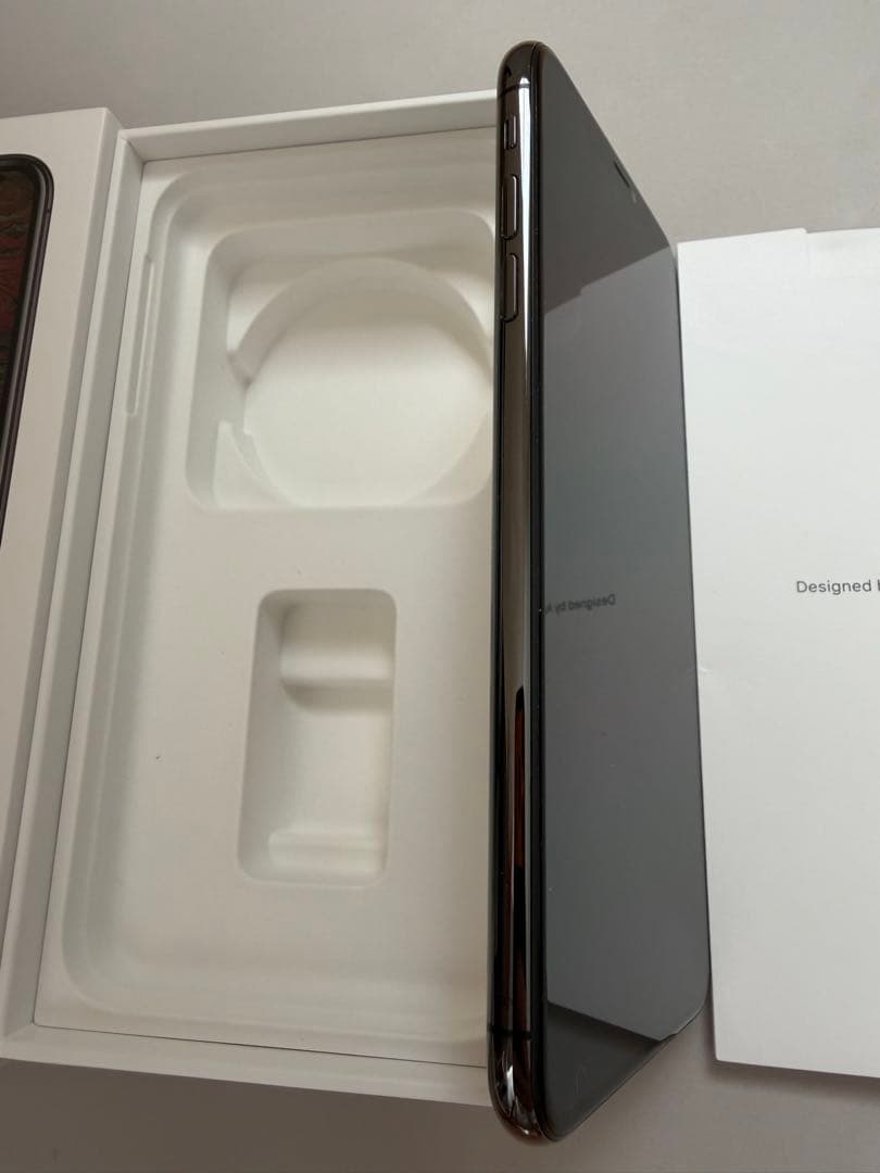 【Apple】iphone XS Max 256GB スペースグレー