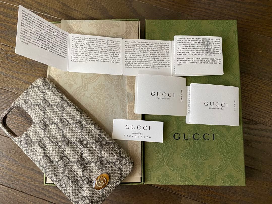 GUCCI iPhone 11 Pro Max レザーカバー