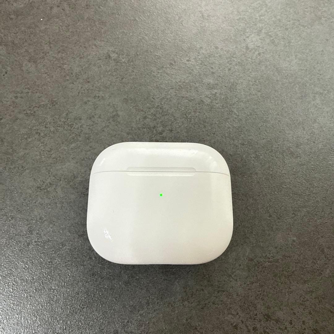 正規品 AirPods4 本体 充電ケース付き