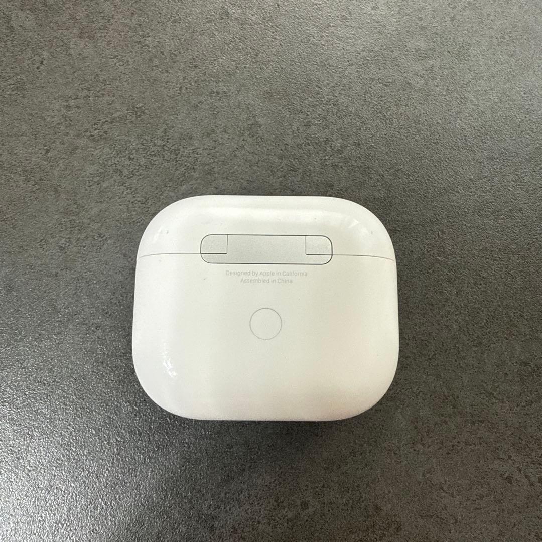 正規品 AirPods4 本体 充電ケース付き