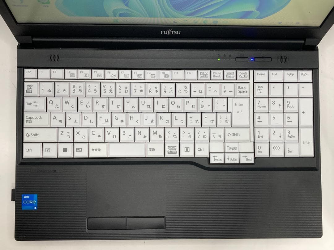 富士通A5511 第11世代i5 16GB 新品SSD512GB Office