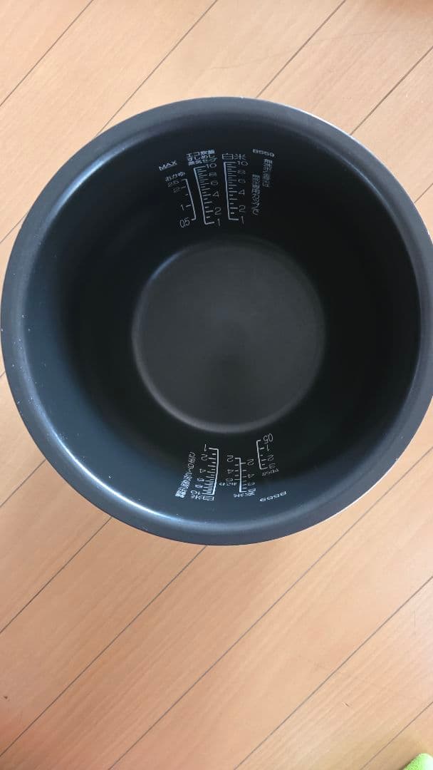 象印炊飯器 豪炎かまど釜　NW-JU18 黒　2019年製