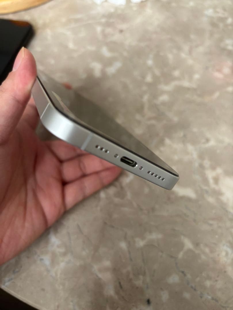 スマートフォン本体 Apple iPhone 16e 256GB