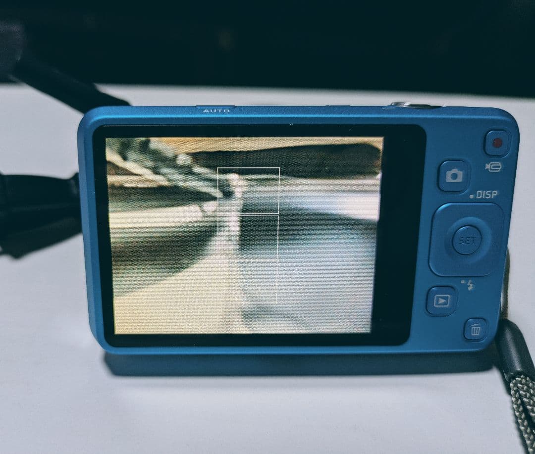 デジタルカメラ CASIO EXILIM ex-z800