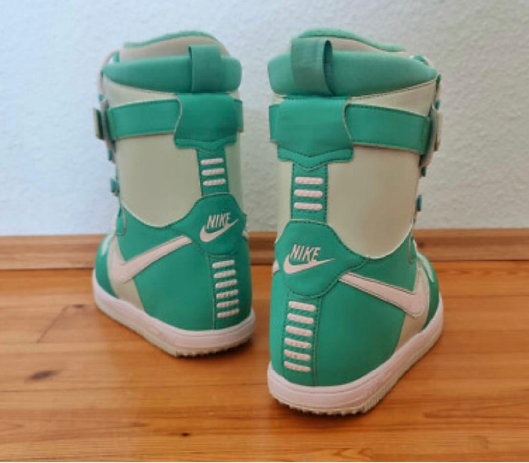 (出品終了間近)24.0cm Nike Zoom Force 1