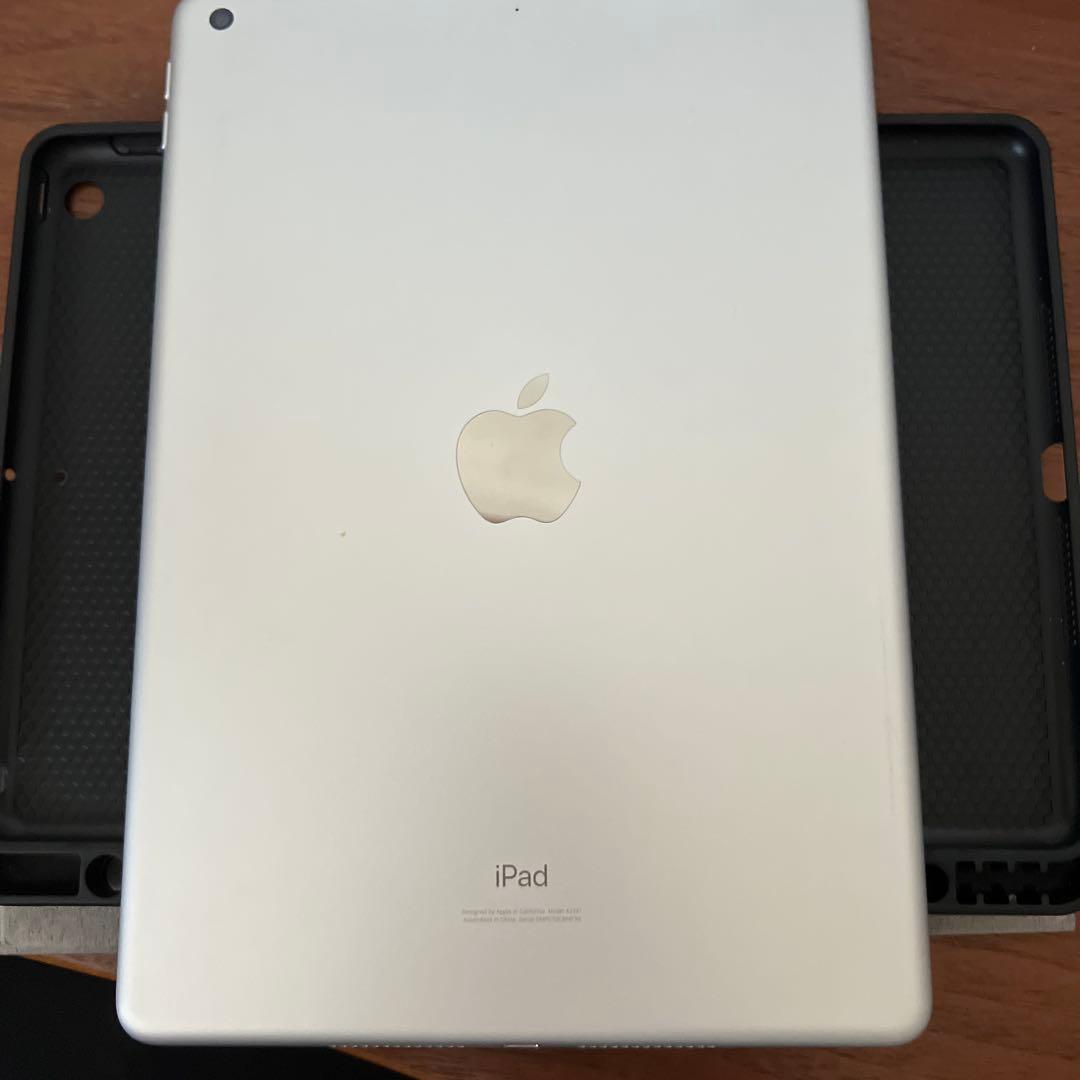 ipad第7世代　本体　カバー付き　32GBwifiモデル
