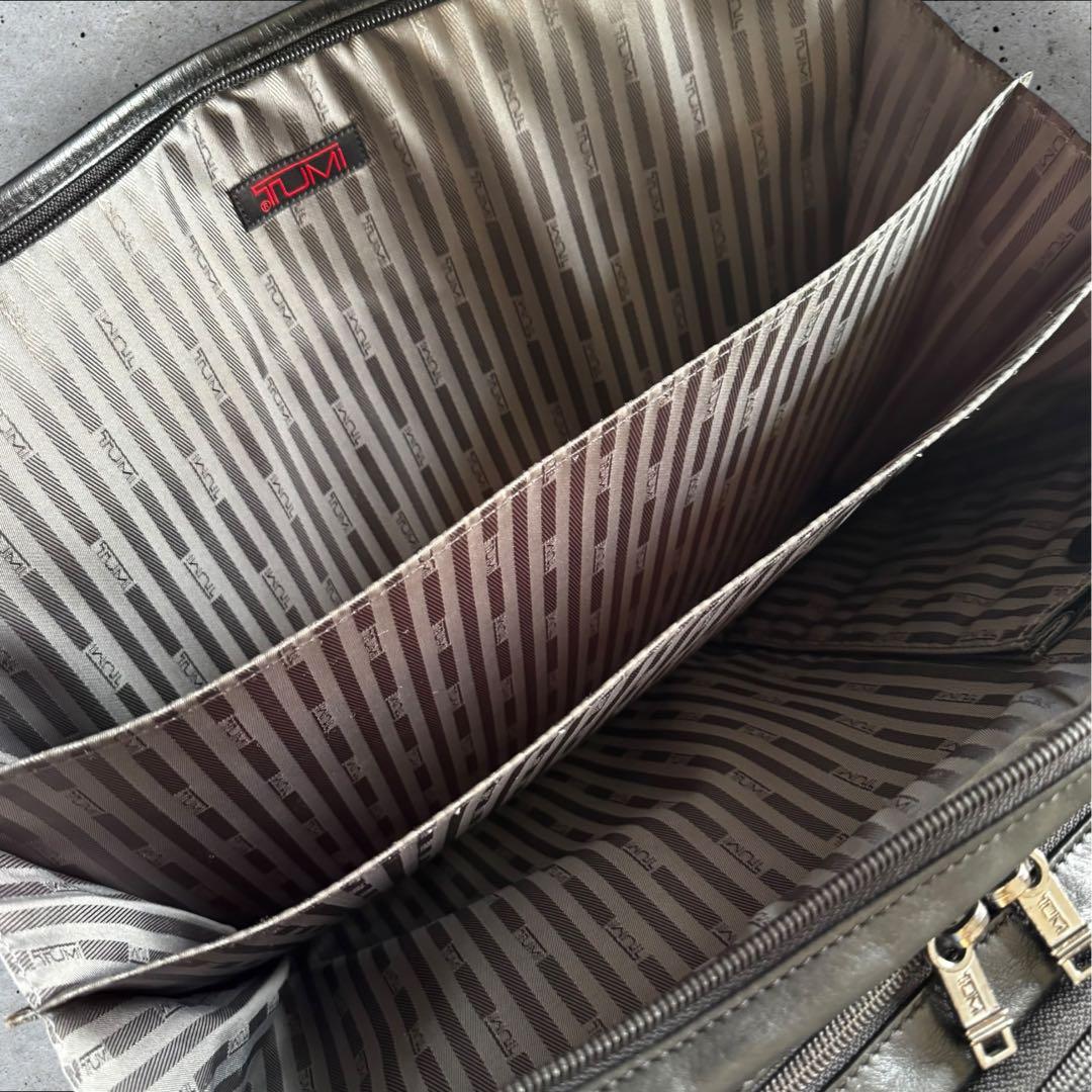 TUMI ミディアム エクスパンダブル オーガナイザー ブリーフ オールレザー