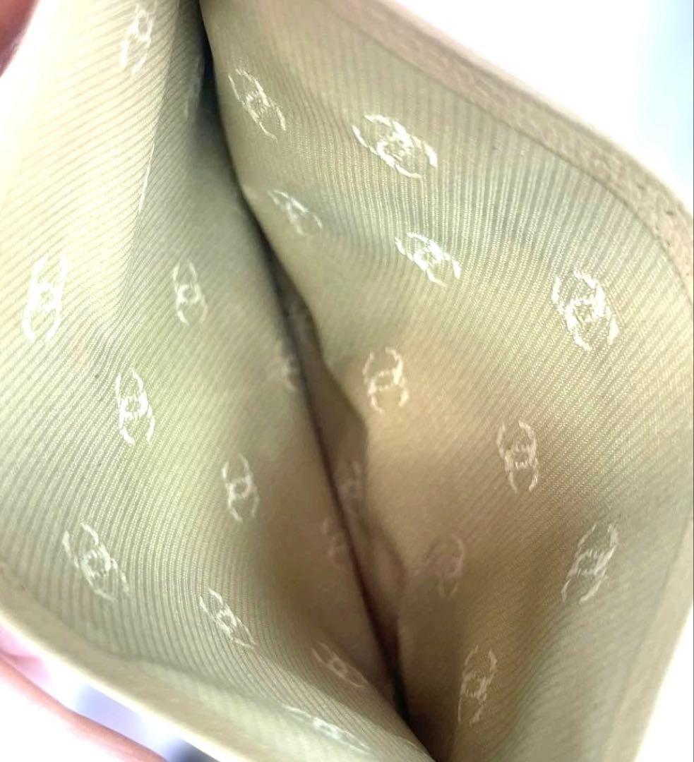 CHANEL シャネル　レザー　ココボタン　カードケース　名刺入れ　ベージュ系