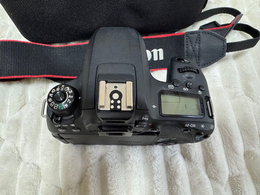 Canon EOS 9000D デジタル一眼レフ　レンズキット