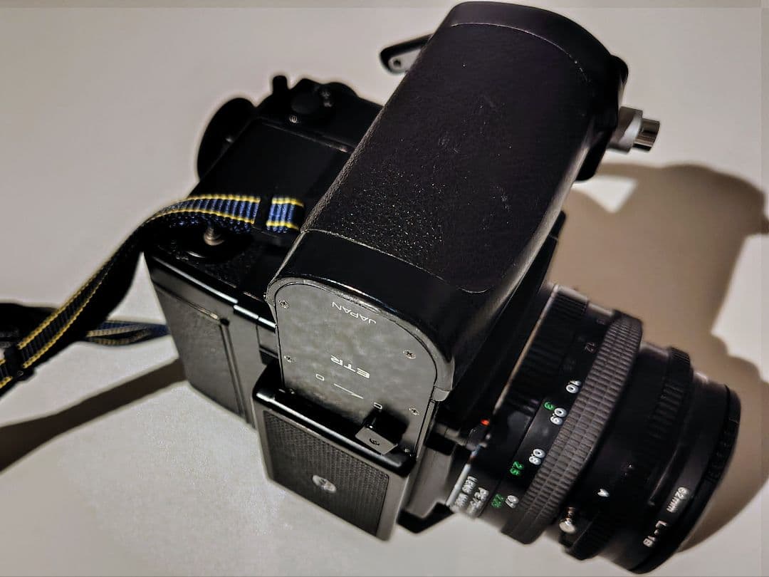 フィルムカメラ Zenza Bronica ETR Si + ZENZANON-PE 75mm