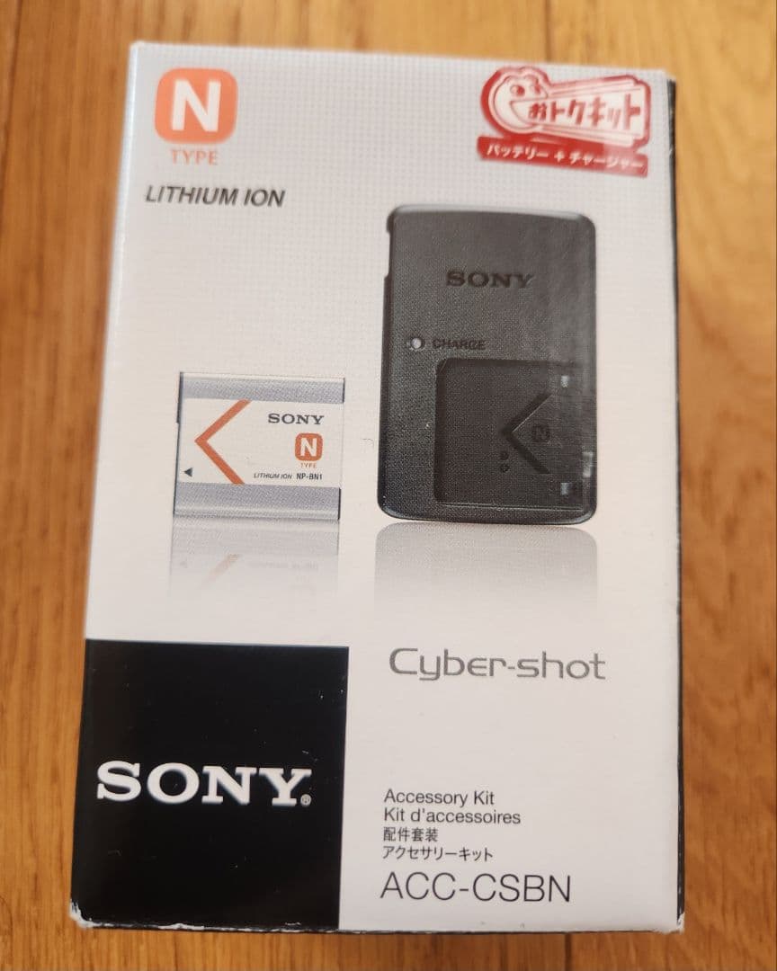 SONY Cyber-shot DSC-TF1　予備電池　サンディスク4GB2枚
