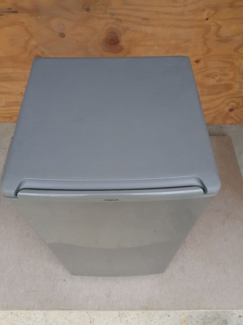 AQUA ノンフロン直冷式冷蔵庫　AQR-8G シルバー　アクア　冷蔵庫　直冷式