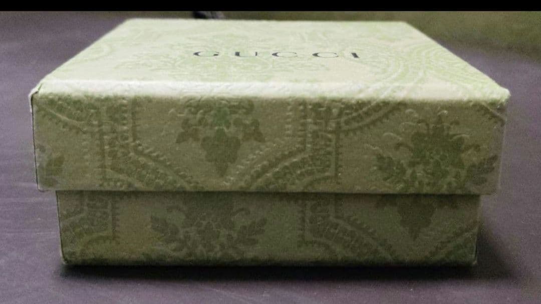 紙袋　ギフト　プレゼント　箱　box アクセサリー　グッチ　ヘビ　蛇　へび　収納