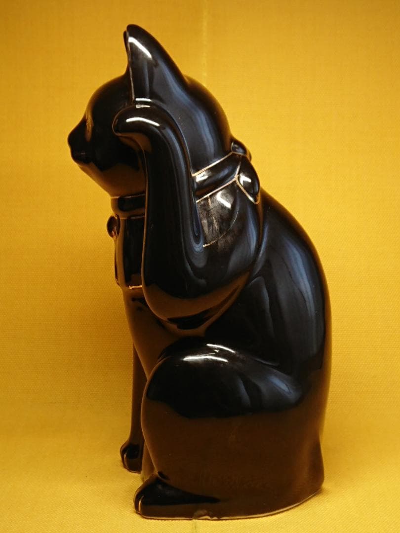 骨董　招き猫　黒猫　陶器　オブジェ　置物　インテリア　工芸品　美術品　A2572