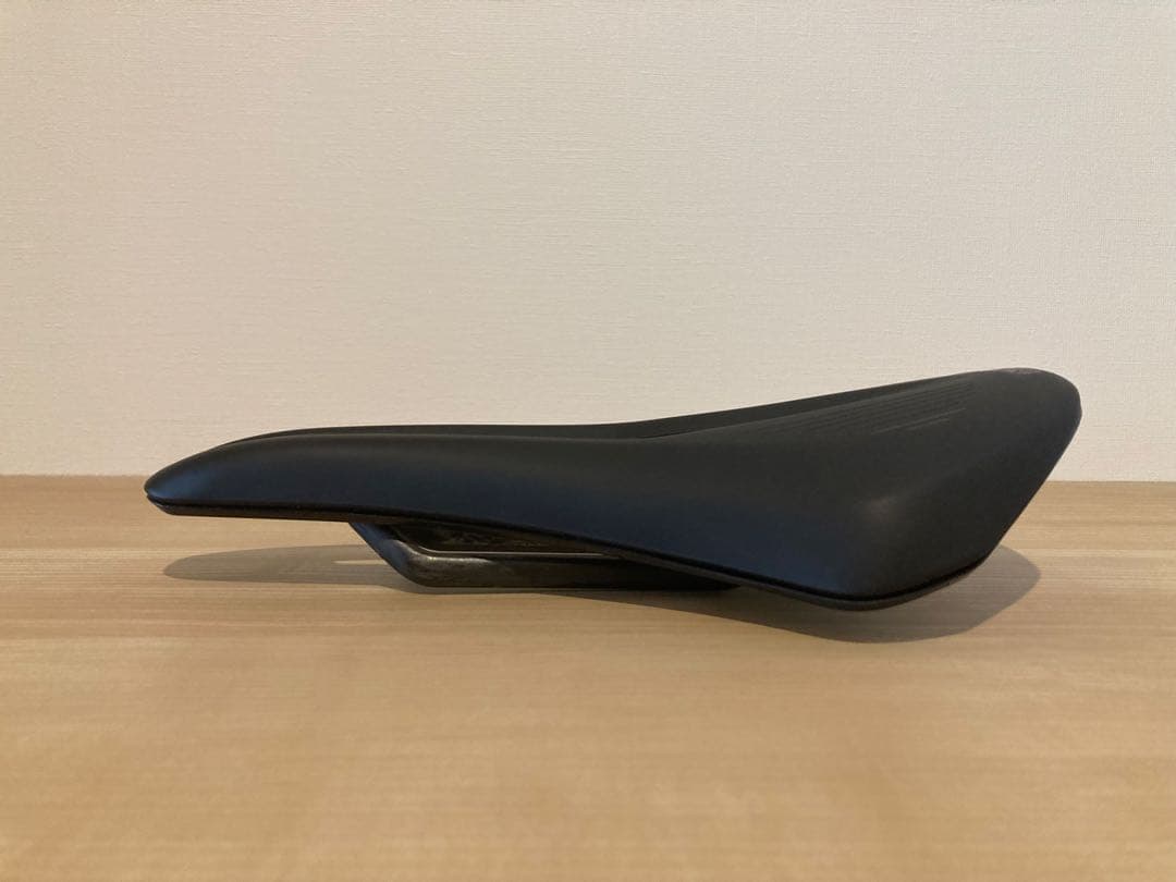 fi'zi:k argo vento R1 フィジーク アルゴ ヴェント R1