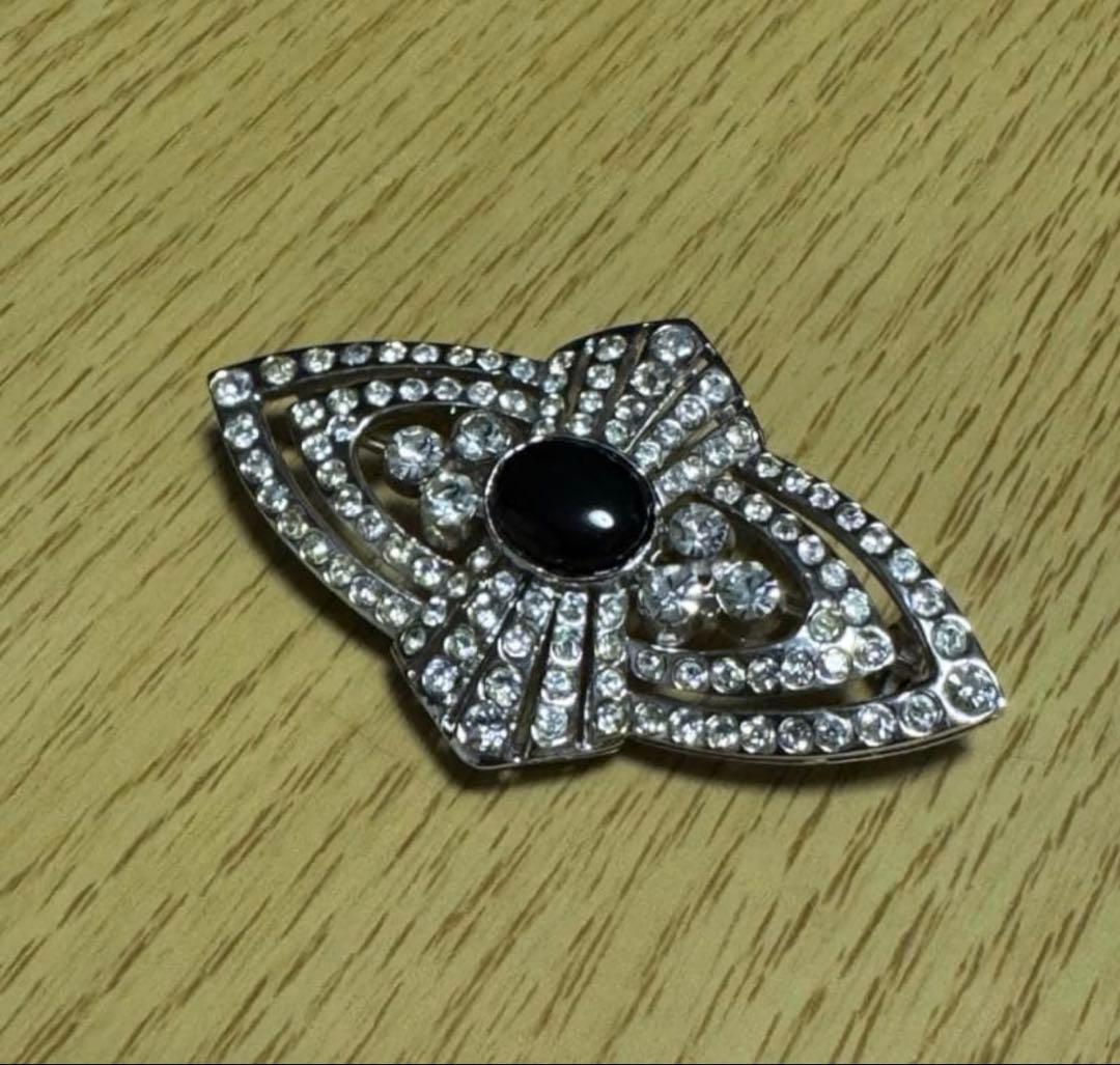 フランス　ヴィンテージ 銀張りのライトストーンと黒色石のブローチ　長期保存