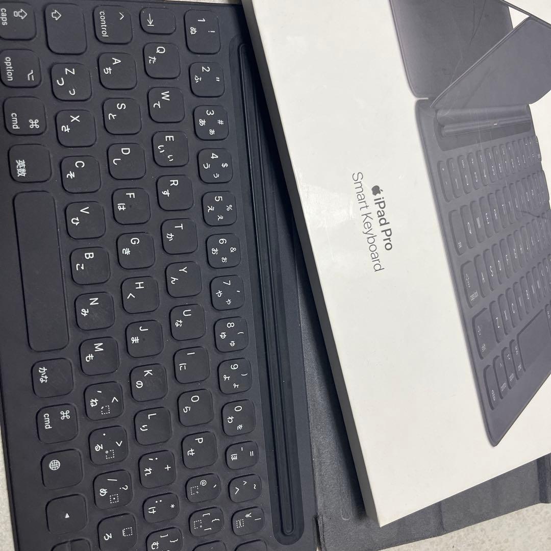 【美品】　IPad Air 第3世代 64Gb　＋　純正キーボード