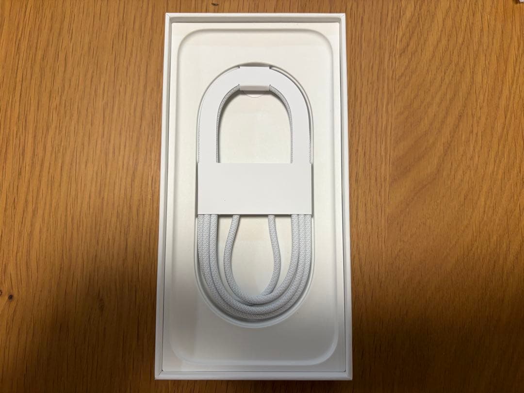 し*ん様 iPhone１６Pro Max デザートチタニウム