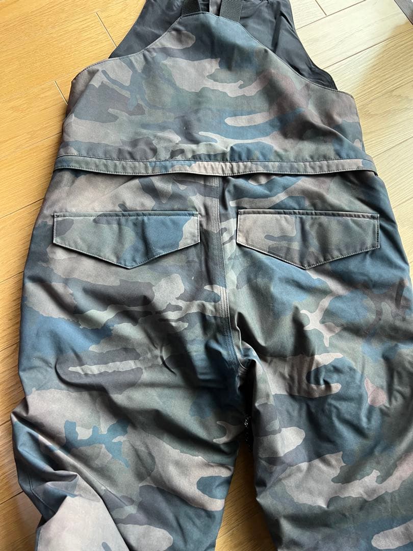 VOLCOMキッズ　ビブパンツ　14Y