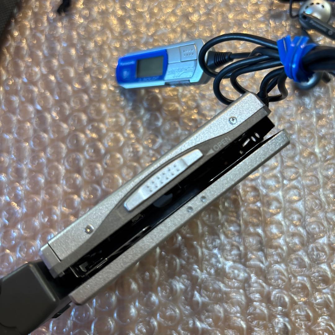 パナソニック　シルバー　ポータブルMDプレーヤー　MDウォークマン