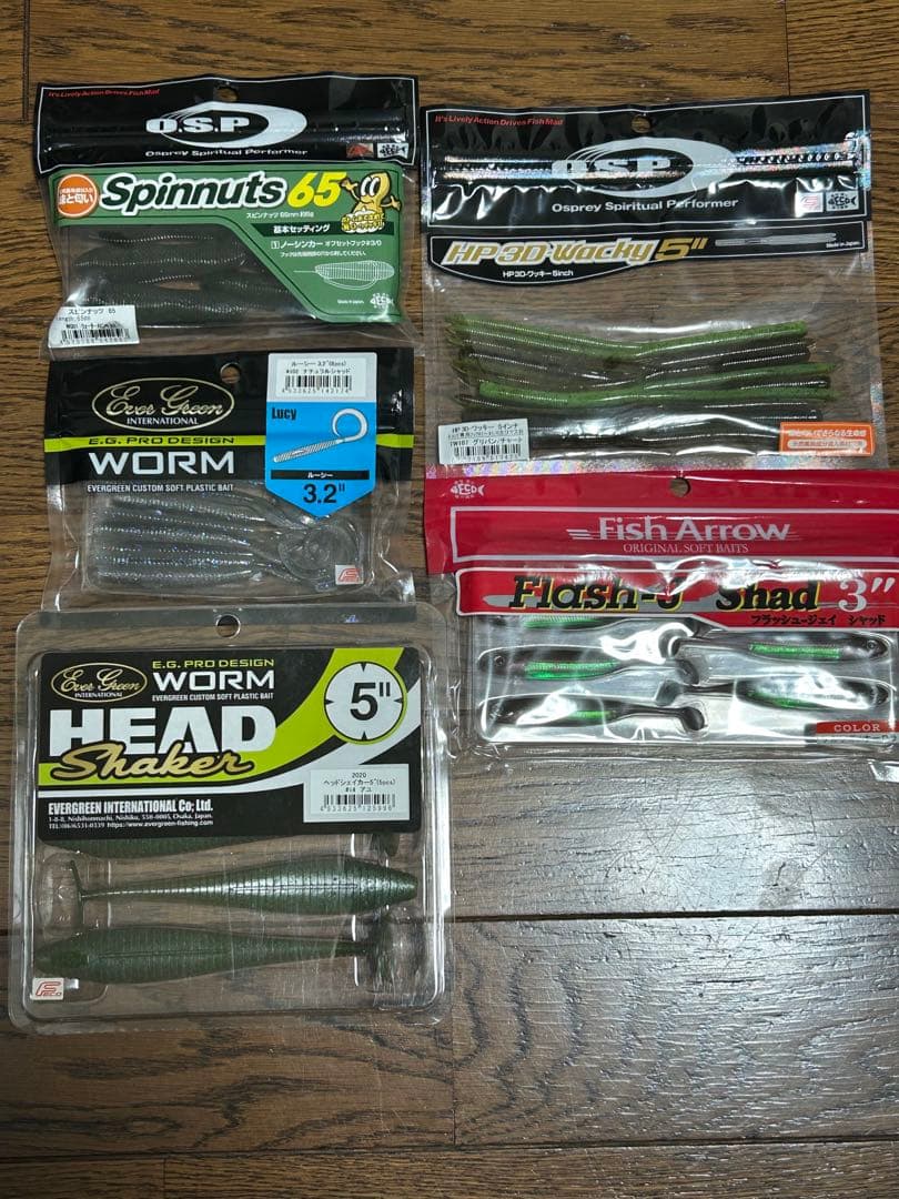 バス釣り引退セット約6万円相当　ワーム30点　ルアー28点　フック、シンカーなど